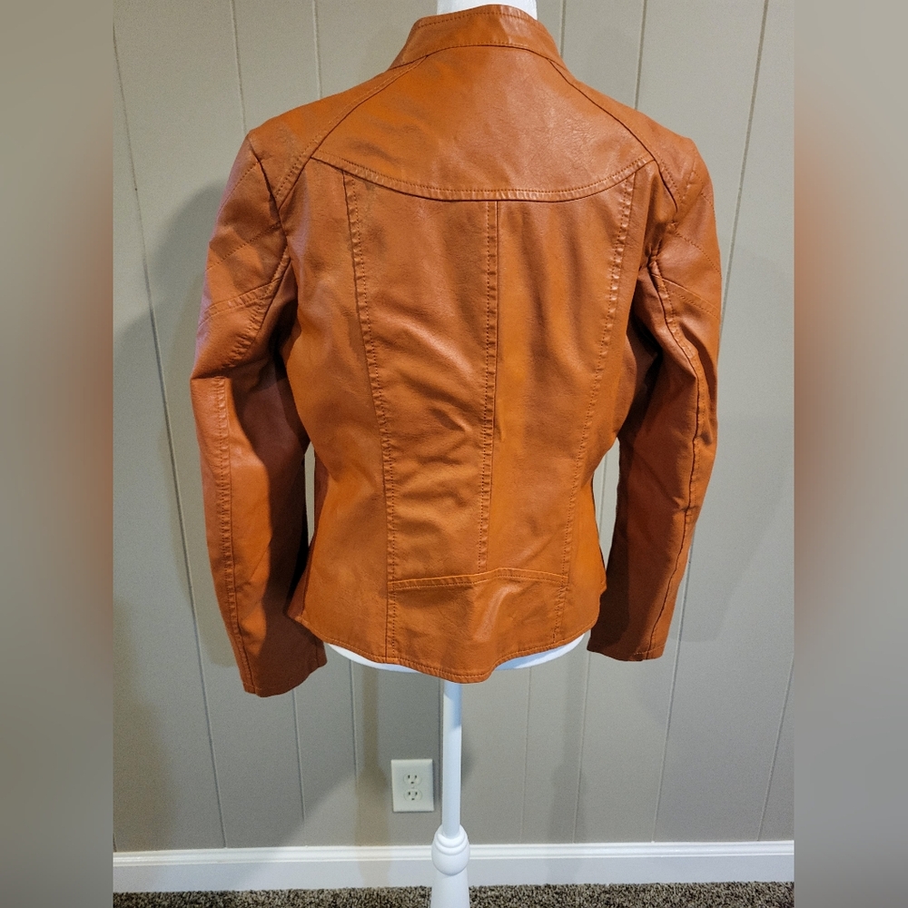 Women's Stylish Tan Leather Jacket - Picture 5 of 7